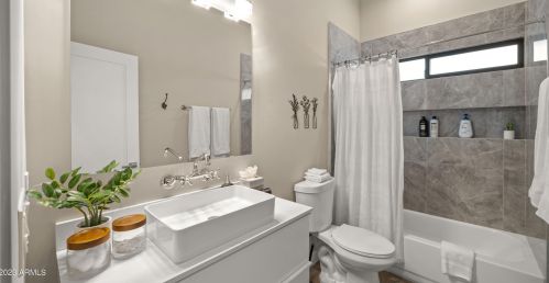 6846 13th Pl, Phoenix AZ  85014-1120 exterior