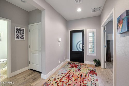 1665 Blaylock Dr, Phoenix AZ 85085-6324 exterior