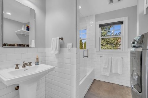 12 Baker Ave, Beverly MA 01915-3504 exterior