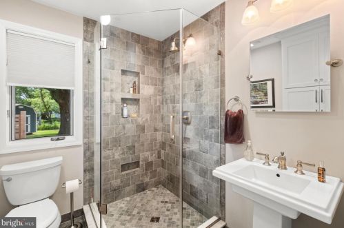 12 Beech Pl, West Deptford NJ 08096-3312 exterior