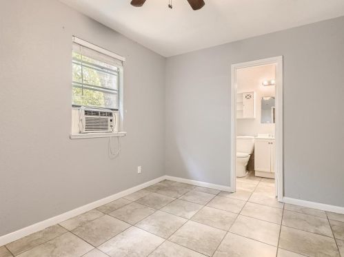 7032 Greenview Cir, Fort Worth TX 76120-1343 exterior