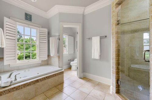 1789 Buckhead Vly Ln, Atlanta GA 30324-2795 exterior