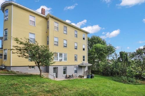 9 Lund St, Worcester MA 01607-1117 exterior