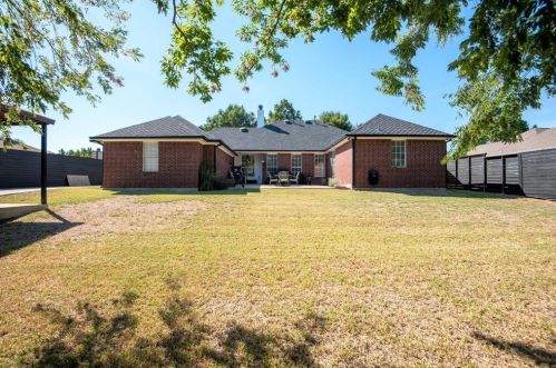 6516 Coral Ln, Garland TX 75048-3386 exterior