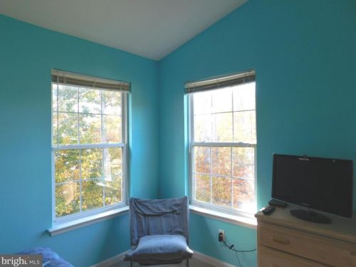 612 Schaeffer Ave, West Deptford NJ 08096-6631 exterior