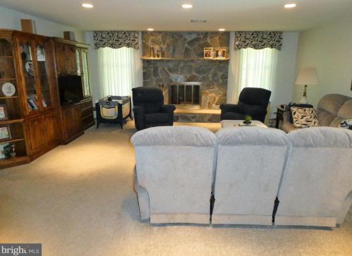 140 Grove St, Erial NJ  08081-9320 exterior