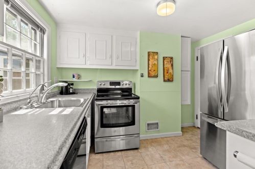 53 Gardner St, Arlington MA 02474-3827 exterior