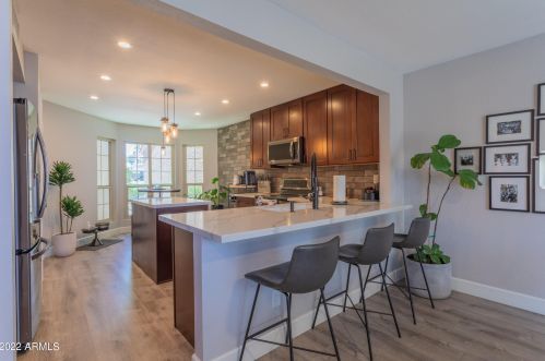 4246 Agave Rd, Phoenix AZ 85044-4646 exterior