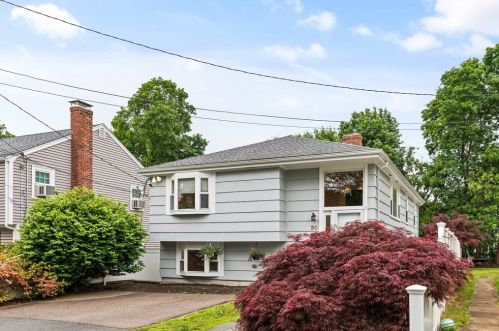 30 Bradford Rd, Milton, MA 02186-4703