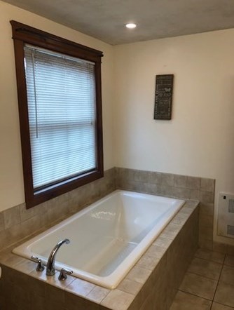 37 Ascadilla Rd, Worcester MA 01606-1506 exterior