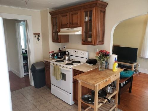 21 Britannia St, Taunton MA 02780-1633 exterior