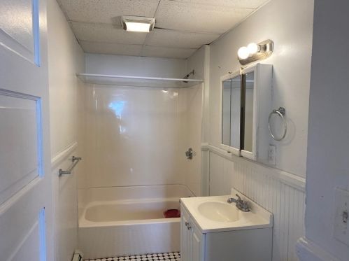 76 Townsend St, Worcester MA 01609-1972 exterior