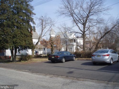 128 Broad St, West Deptford, NJ 08066-1526