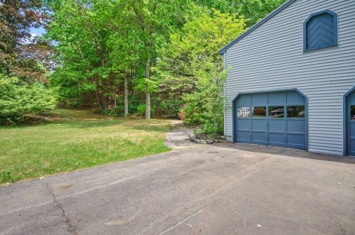 21 Heather Rd, Dracut, MA 01826-4153