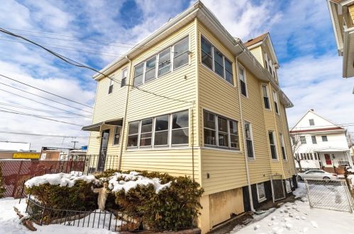 7 Bellingham Ave, Everett MA 02149-1218 exterior