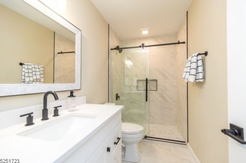 2 Kelsey Farm Rd, Milford NJ 08848-2164 exterior