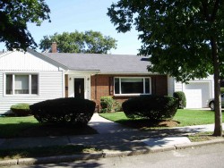 4 King St, Newton, MA 02466-1204