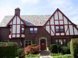 75 Prentice Rd, Newton, MA 02459-1325