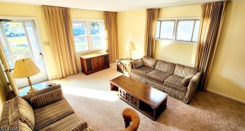 48 Carlson Pl, Lake Hiawatha, NJ 07034-3102