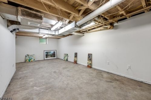 27 Ridgedale Ave, East Hanover NJ 07936-1804 exterior