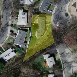 135 Selwyn Rd, Newton MA 02461-2142 aerial view