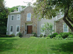 28 Longmeadow Rd, Newton, MA 02459-3453