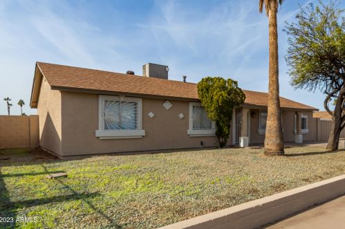 1636 61 St, Phoenix AZ 85033-1714 exterior