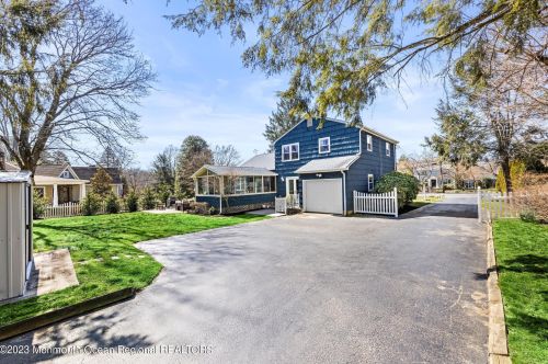 450 Branch Ave, Little Silver NJ  07739-1111 exterior