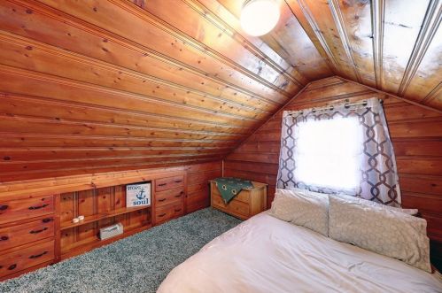 18 Smt Ave, Seekonk MA 02771-3919 exterior