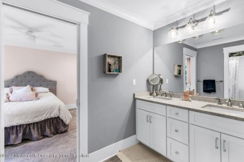 61 Winding Way, Little Silver NJ 07739-1720 exterior