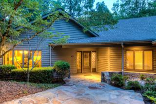 421 Vesclub Ln, Birmingham, AL 35216-1350
