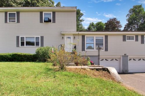 85 Hamblett Ave, Dracut, MA 01826-4742