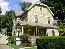 28 Davis Ave, Newton, MA 02465-1904