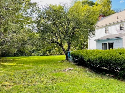 327 Dedham St, Newton MA 02461-2108 exterior