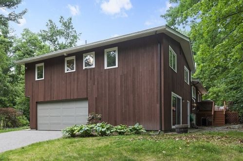 176 Woodland Rd, Southborough MA  01772-2035 exterior