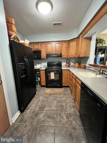 65 Barry Dr, West Deptford NJ  08051-1179 exterior