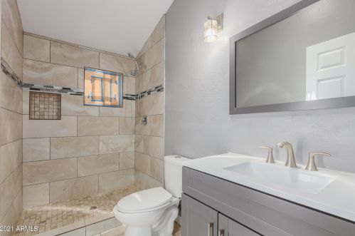 1202 Bethany Home Rd, Phoenix AZ 85015-1938 exterior