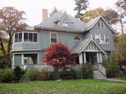 35 Bracebridge Rd, Newton, MA 02459-1728