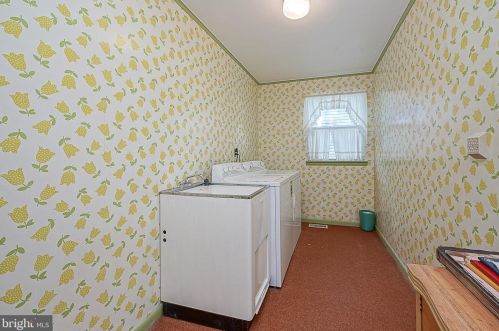 616 Chestnut Ave, West Deptford NJ 08097-1604 exterior