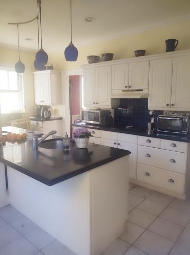 2 Rowe St, Newton MA 02466-1524 exterior