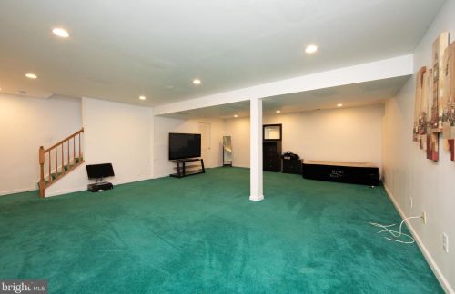 36 Hackemore St, Burlington NJ 08016-3056 exterior