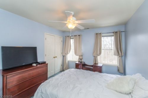 8 Jenny Ln, Wantage NJ  07461-4550 exterior