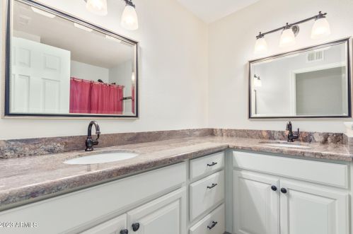 3835 Ahwatukee Dr, Phoenix AZ 85044-2033 exterior