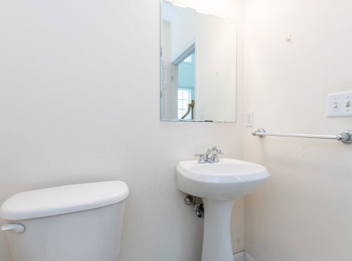 20 Saffron Dr, Worcester MA 01605-4024 exterior