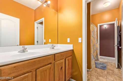 6715 37 Dr, Phoenix AZ 85053-3749 exterior