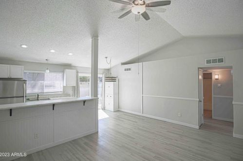 1719 Beverly Ln, Phoenix AZ  85022-2889 exterior