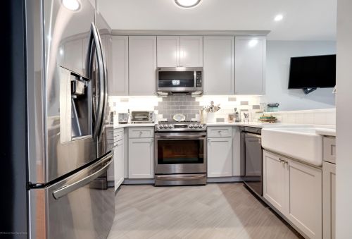 10 Concord Ct, Tinton Falls NJ 07701-5414 exterior