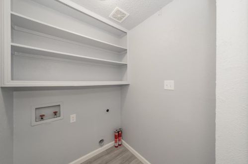 2709 Ivanridge Ln, Garland TX 75044-4617 exterior