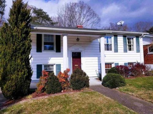 2849 Court St, Ashland, KY 41101-6201