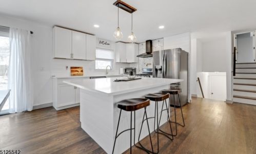 13 Fairview Dr, East Hanover NJ  07936-3506 exterior